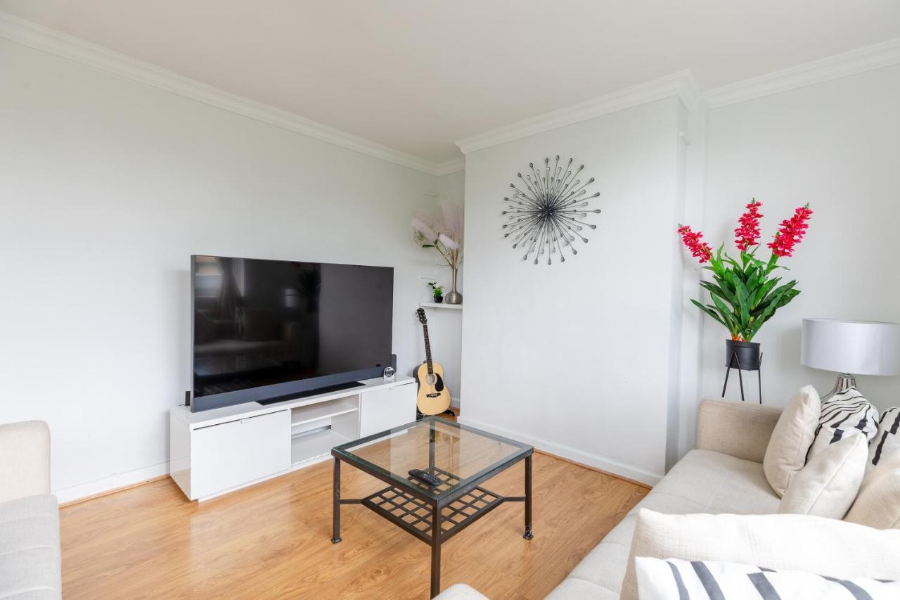 Cosy 3 Bed Flat Ideal For Trips To London Eksteriør billede