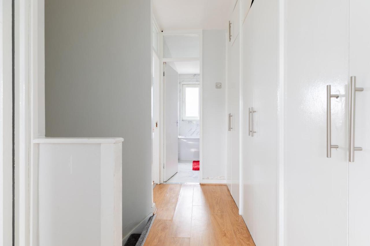 Cosy 3 Bed Flat Ideal For Trips To London Eksteriør billede
