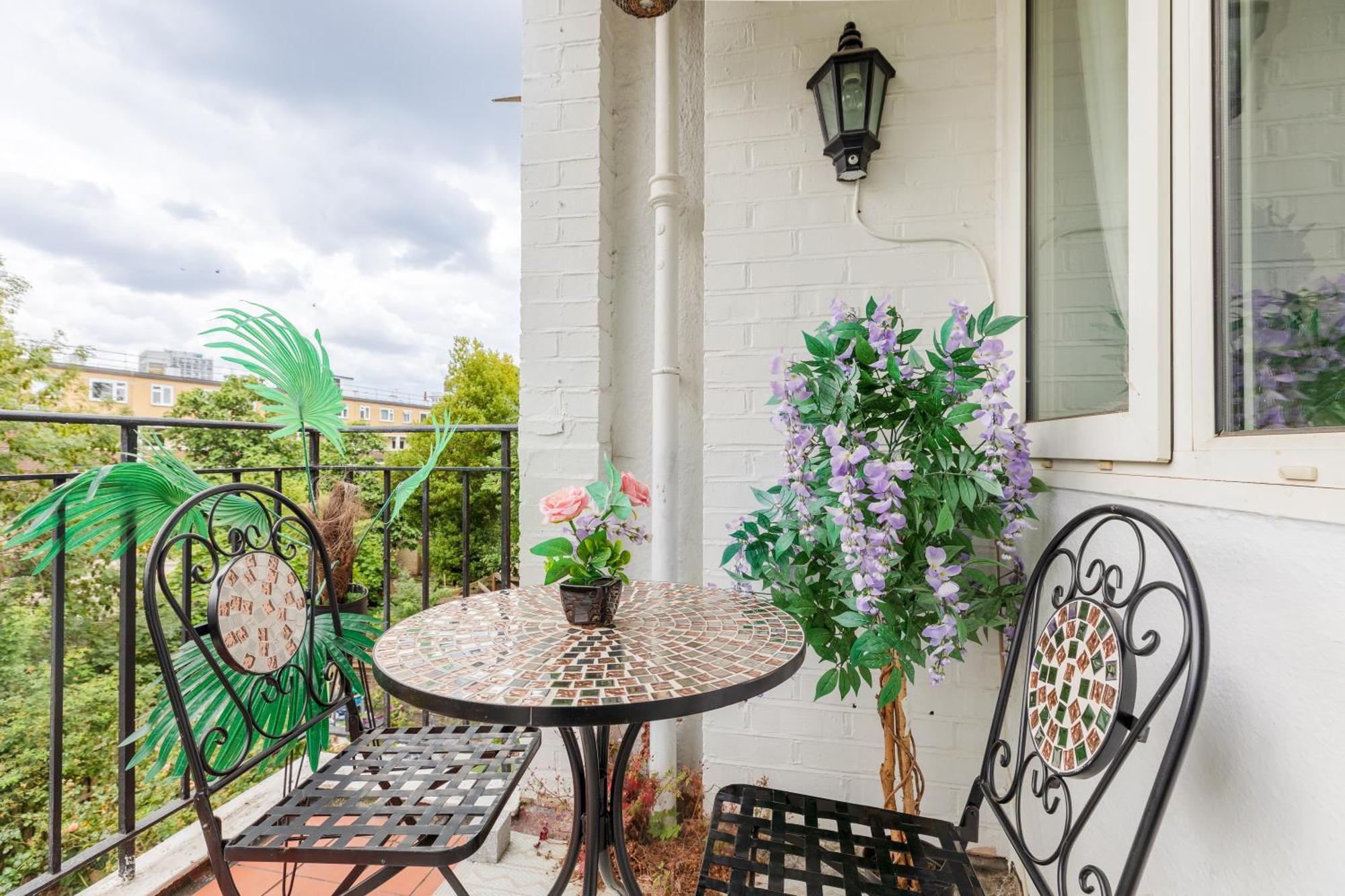 Cosy 3 Bed Flat Ideal For Trips To London Eksteriør billede